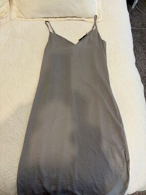 London Boutique Sleeveless V-Neck Slip Dress in Taupe